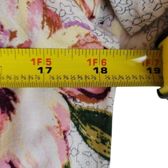 One Clothing Gray Floral Drawstring Waist Blouse Size L - Picture 8 of 8